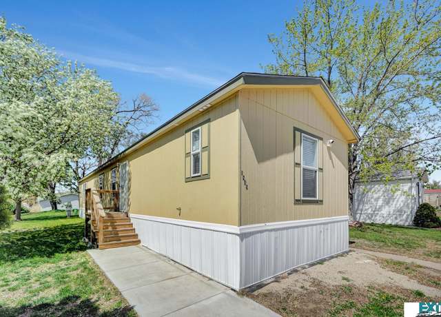 Property at 1849 SW 11th St SW #262, Lincoln, NE 68522, 3 beds, 2 baths
