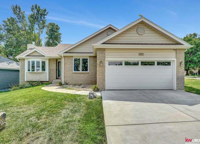 Property at 5201 Happy Hollow Ln, Lincoln, NE 68516, 5 beds, 3 baths