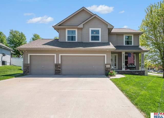 Property at 6233 S 193 St, Omaha, NE 68135, 4 beds, 2 baths