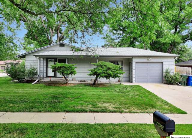 Property at 4000 Worthington Ave, Lincoln, NE 68502, 3 beds, 2 baths