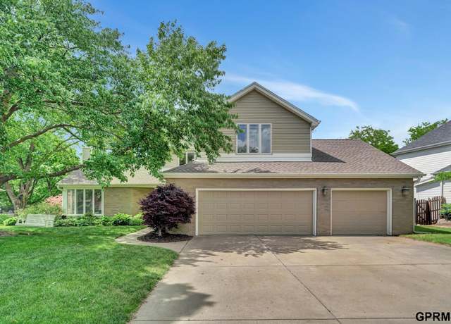 Property at 7310 Stevens Rdg, Lincoln, NE 68516, 4 beds, 3.5 baths