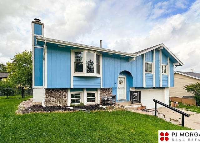 Property at 12124 Burdette Cir, Omaha, NE 68164-0000, 3 beds, 2.5 baths