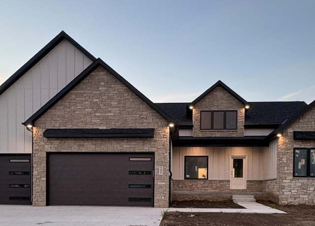 Property at 3620 Tree Line Dr, Lincoln, NE 68516, 4 beds, 3 baths