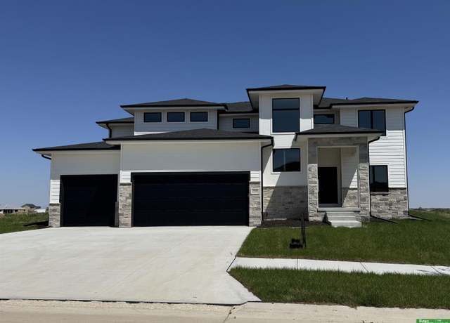 Property at 19606 Jaynes St, Elkhorn, NE 68022, 5 beds, 4.5 baths
