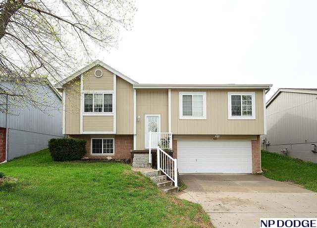 Property at 7501 Wyoming St, Omaha, NE 68122, 3 beds, 2 baths