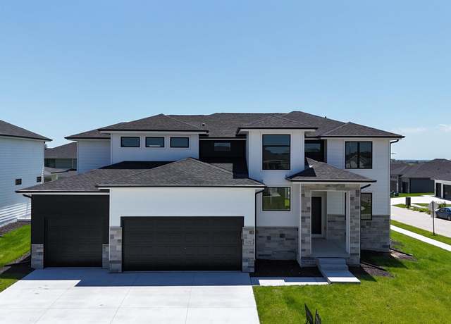 Property at 21143 Ellison Ave, Elkhorn, NE 68022, 5 beds, 4.5 baths
