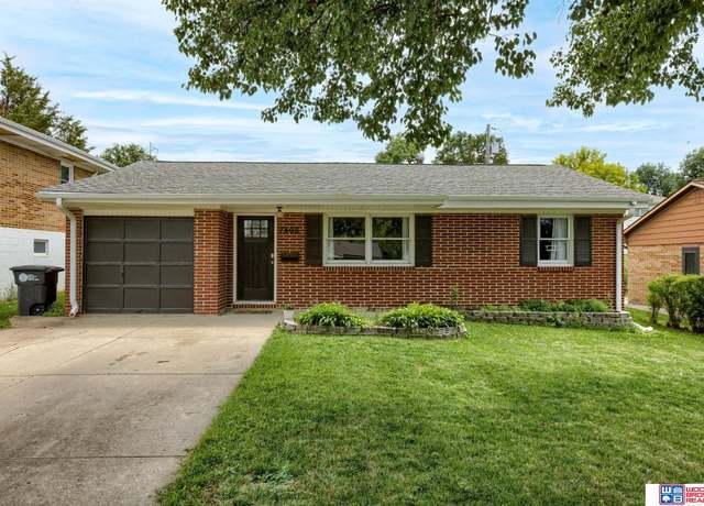 Property at 7405 Schuyler Dr, Omaha, NE 68114, 3 beds, 2 baths