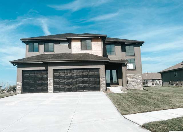 Property at 12122 S 205th St, Gretna, NE 68028, 4 beds, 3.5 baths