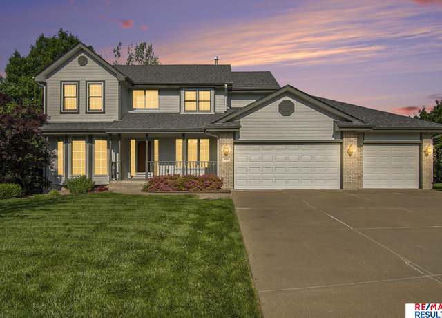 Property at 652 Caribou Cir, Papillion, NE 68046, 5 beds, 3.5 baths
