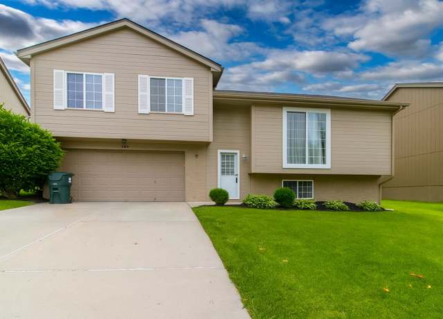 Property at 17110 Taylor St, Omaha, NE 68116, 3 beds, 1.5 baths