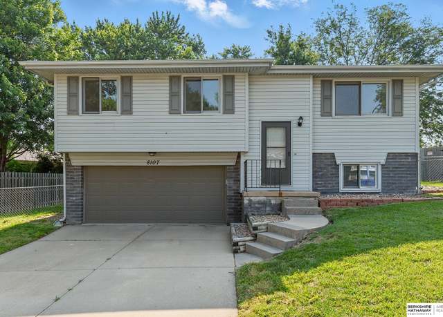 Property at 8107 S 153rd St, La Vista, NE 68138, 3 beds, 2 baths