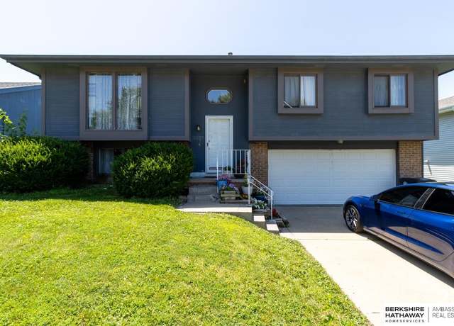 Property at 16537 Weir St, Omaha, NE 68135, 4 beds, 3 baths