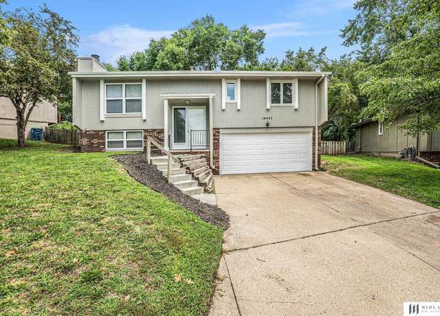 Property at 14427 Weir Cir, Omaha, NE 68137, 3 beds, 1.5 baths