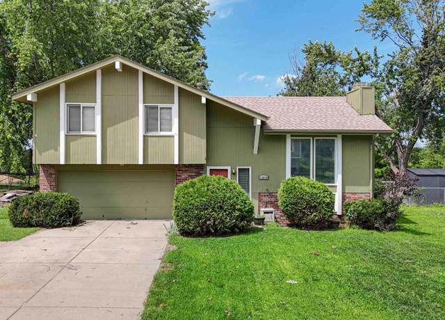 Property at 12930 Laurel Ave, Omaha, NE 68164, 3 beds, 2 baths