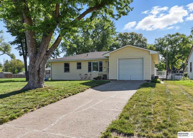 Property at 2201 Warren St, Bellevue, NE 68005, 3 beds, 2.5 baths