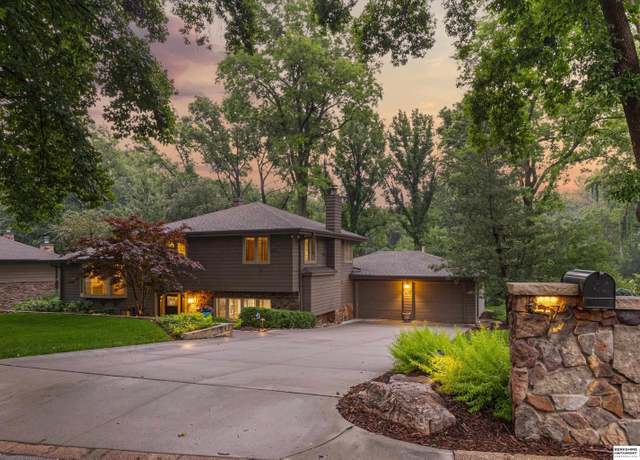 Property at 3275 Bridgeford Rd, Omaha, NE 68124, 3 beds, 3 baths