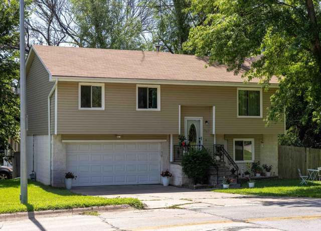 Property at 4523 Aurora Dr, Omaha, NE 68134, 3 beds, 2 baths