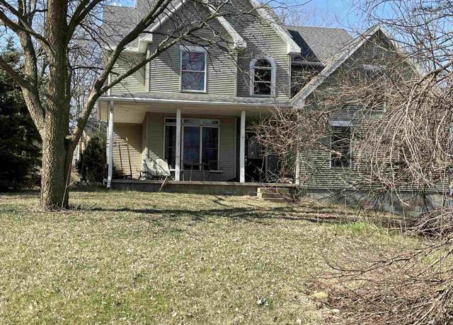 Property at 575 E 5th St, Valparaiso, NE 68065, 3 beds, 2.5 baths