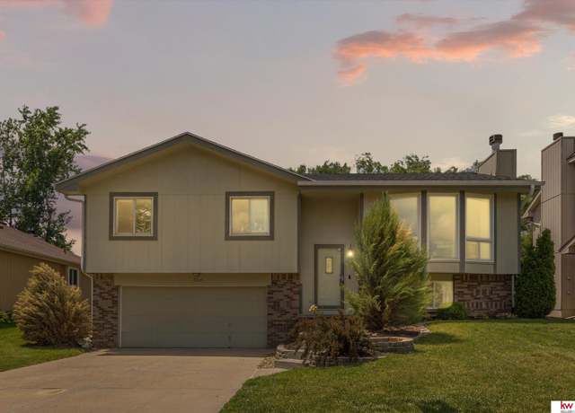 Property at 7264 N 76th St, Omaha, NE 68122, 3 beds, 2 baths