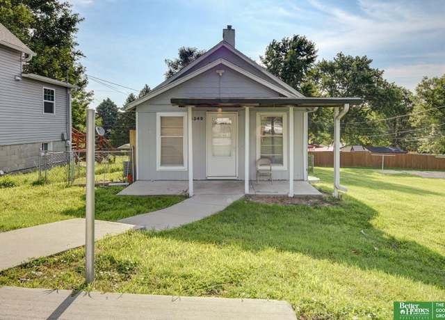 Property at 5249 S 52nd St, Omaha, NE 68117, 3 beds, 2 baths