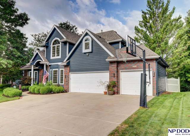 Property at 204 N 163 St, Omaha, NE 68118, 5 beds, 3.5 baths