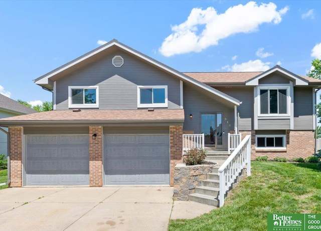 Property at 910 Shenandoah Dr, Papillion, NE 68046, 3 beds, 2.5 baths