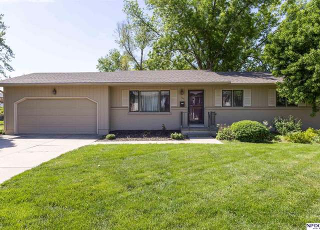 Property at 525 Cordes Dr, Papillion, NE 68046, 3 beds, 1.5 baths