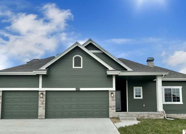 Property at 8607 S 178 St, Omaha, NE 68136, 3 beds, 3 baths