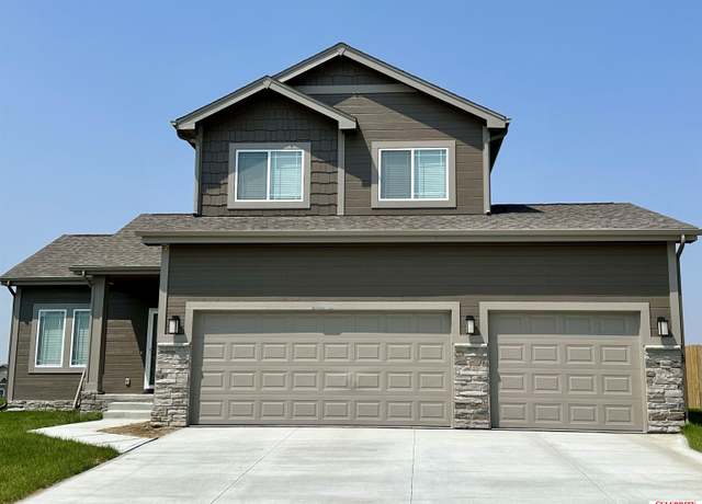 Property at 10518 Flint Dr, Papillion, NE 68046, 3 beds, 2.5 baths