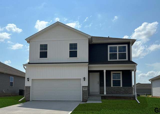 Property at 8829 S 185th St, Gretna, NE 68136, 5 beds, 3.5 baths