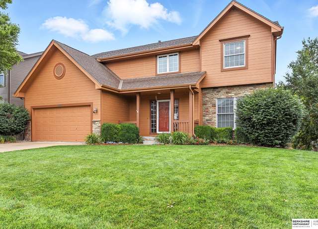 Property at 1915 S 199 St, Omaha, NE 68130, 4 beds, 3.5 baths