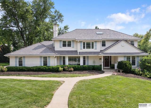Property at 9941 Broadmoor Rd, Omaha, NE 68114, 4 beds, 3 baths