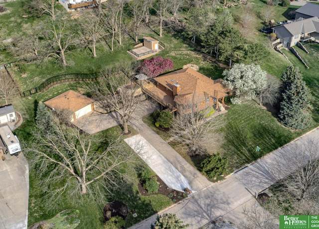 Property at 9404 Valaretta Dr, Gretna, NE 68028, 3 beds, 3.5 baths