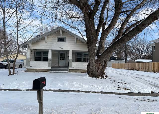 Property at 1910 N Nebraska Ave, York, NE 68467, 3 beds, 1.5 baths