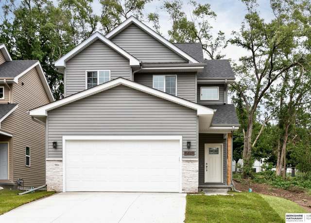 Property at 5445 S 51st St, Omaha, NE 68117, 4 beds, 3.5 baths