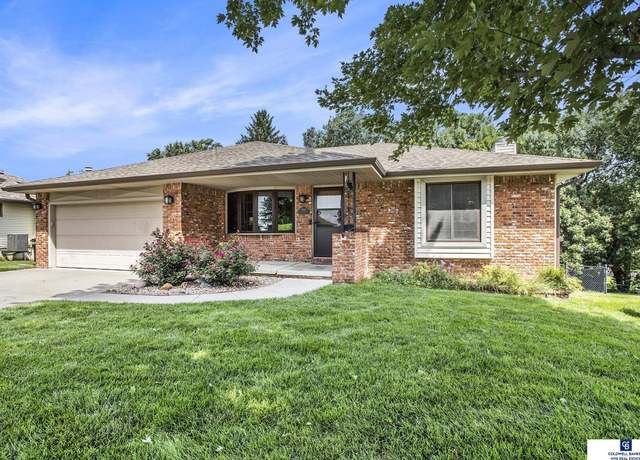 Property at 5910 Robin Ct, Lincoln, NE 68516, 3 beds, 3 baths