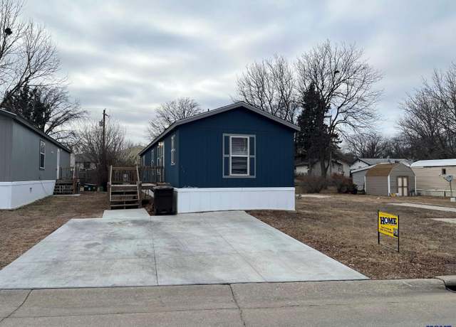 Property at 1905 SW 15th St Lot 5, Lincoln, NE 68522, 2 beds, 2 baths