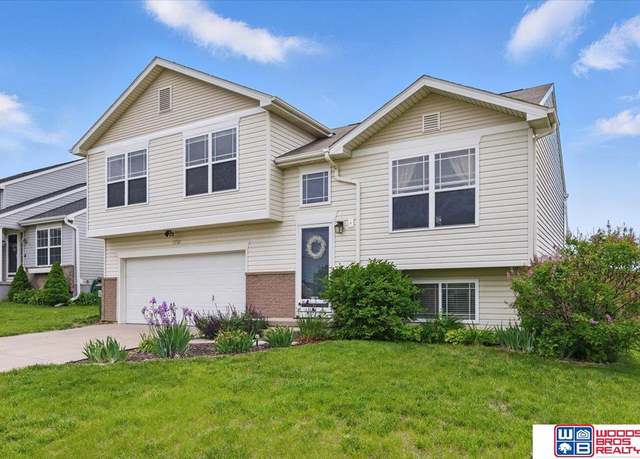 Property at 7730 S 161st Ter, Omaha, NE 68136, 3 beds, 2 baths