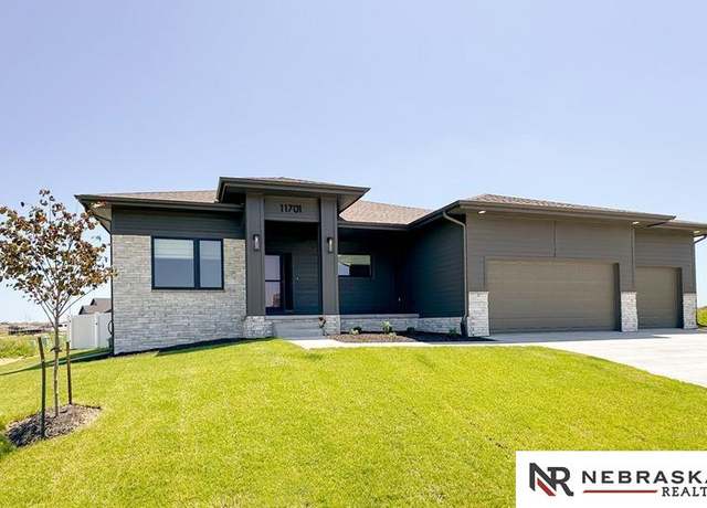 Property at 11701 S 119th Ave, Papillion, NE 68046, 2 beds, 2 baths