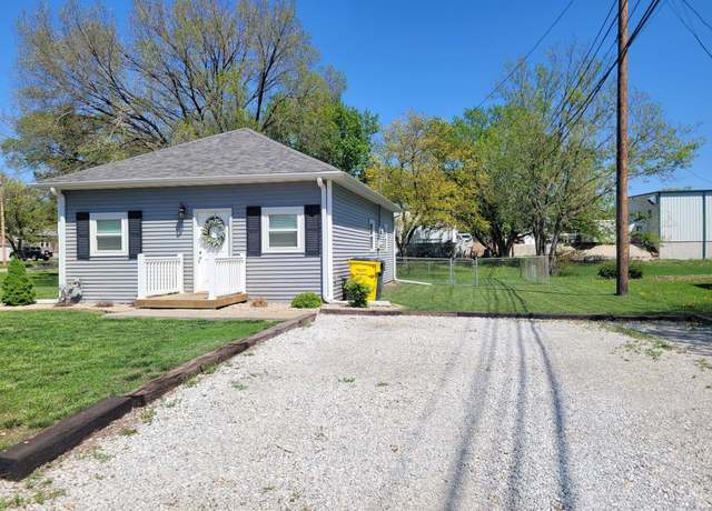 Property at 220 S 13th St, Seward, NE 68434, 2 beds, 1 bath