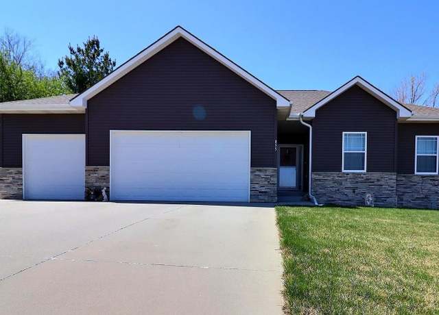 Property at 855 N Poplar Dr, Arlington, NE 68002, 4 beds, 3 baths