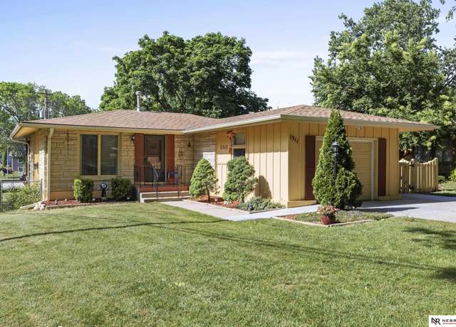 Property at 1311 W Avon Ln, Lincoln, NE 68505, 2 beds, 2 baths