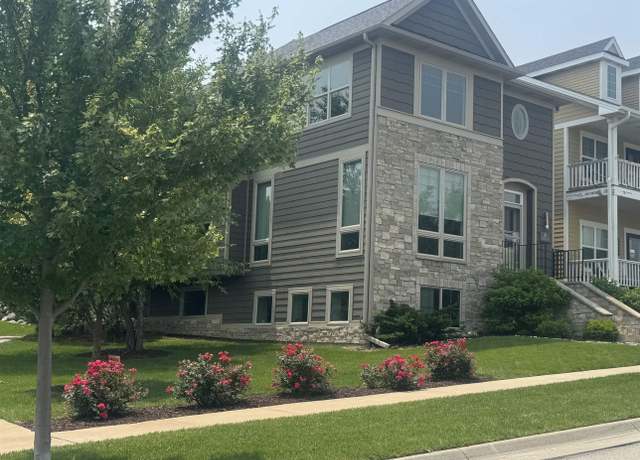 Property at 5933 Minter Ln, Lincoln, NE 68516, 5 beds, 4 baths