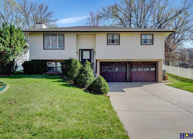 Property at 2611 Winchester N, Lincoln, NE 68512, 3 beds, 3 baths