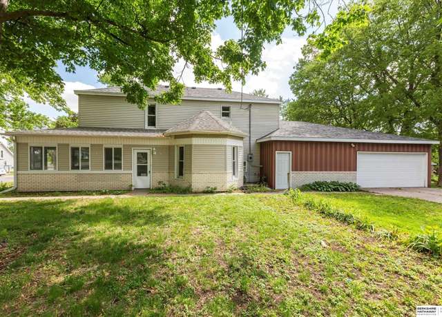 Property at 355 N 8th St, Arlington, NE 68002, 3 beds, 2 baths