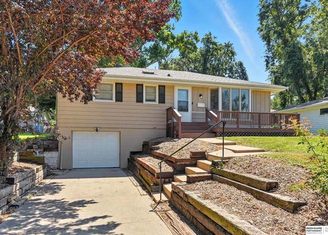 Property at 5069 S 129th St, Omaha, NE 68137, 3 beds, 2 baths