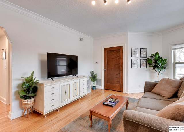 Property at 128 N 31st St #20, Omaha, NE 68131, 1 bed, 1 bath