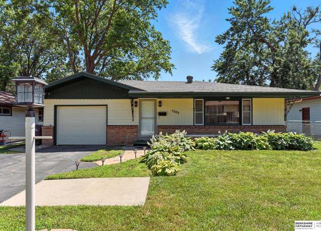Property at 5503 Grand Ave, Omaha, NE 68104, 3 beds, 1.5 baths