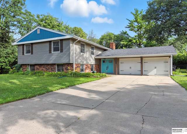 Property at 5734 Willit St, Omaha, NE 68152, 3 beds, 2 baths