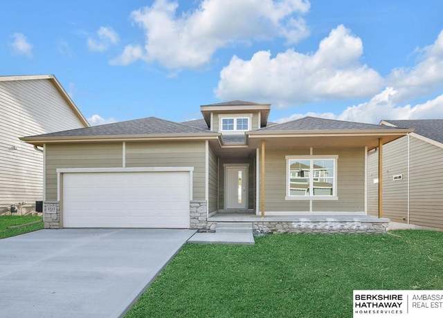 Property at 9514 S 180 Ave, Omaha, NE 68136, 4 beds, 3 baths